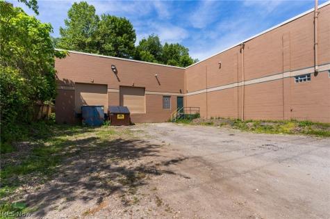 1104 Andrews Avenue Youngstown OH 44505