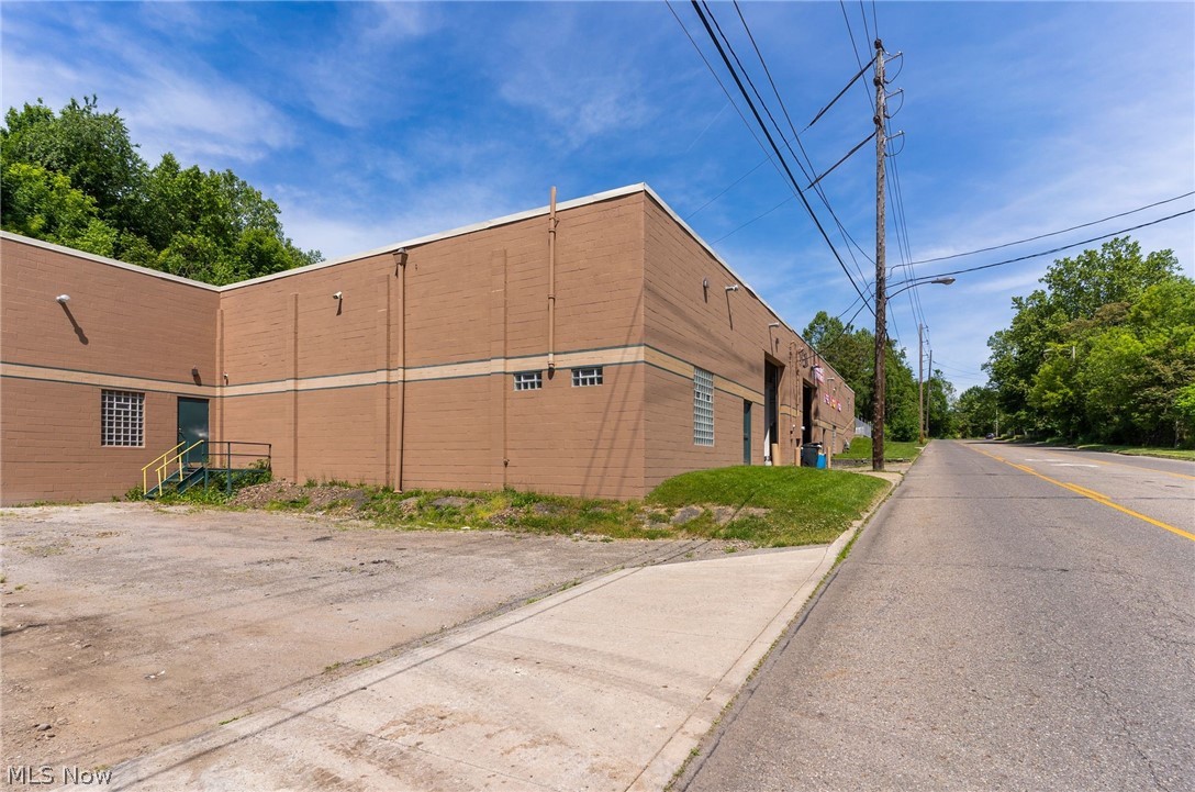 1104 Andrews Avenue Youngstown OH 44505