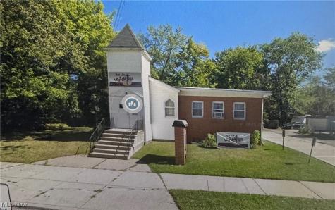 4105 E 114th Street E Cleveland OH 44105