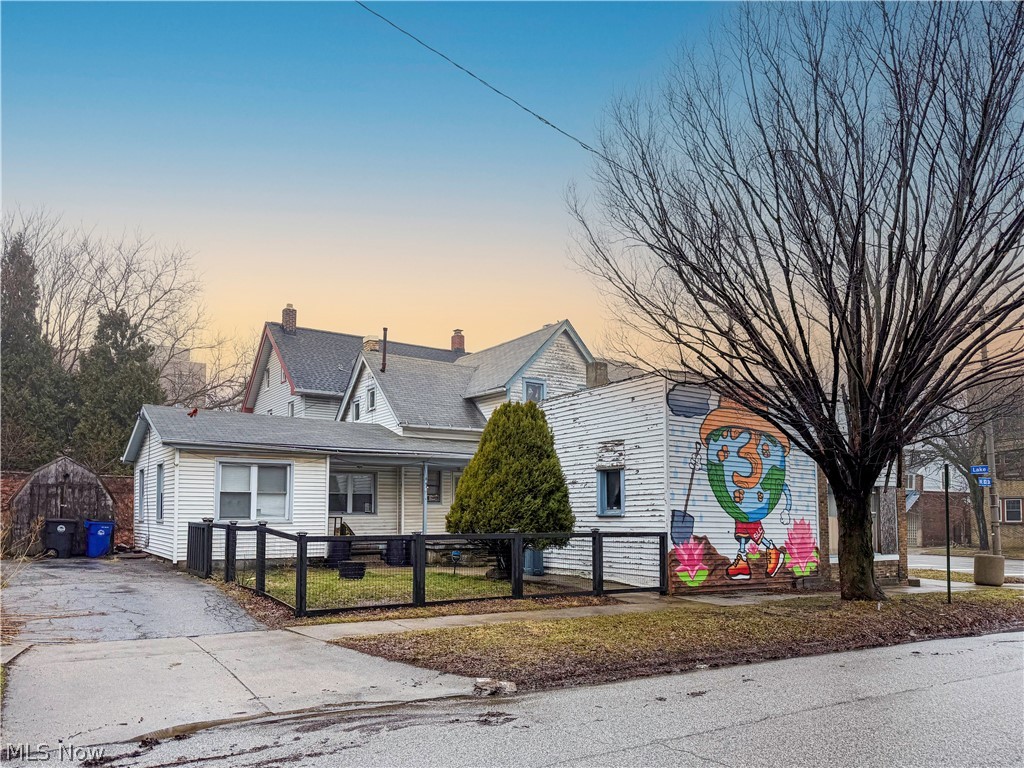 8301 Lake Avenue Cleveland OH 44102