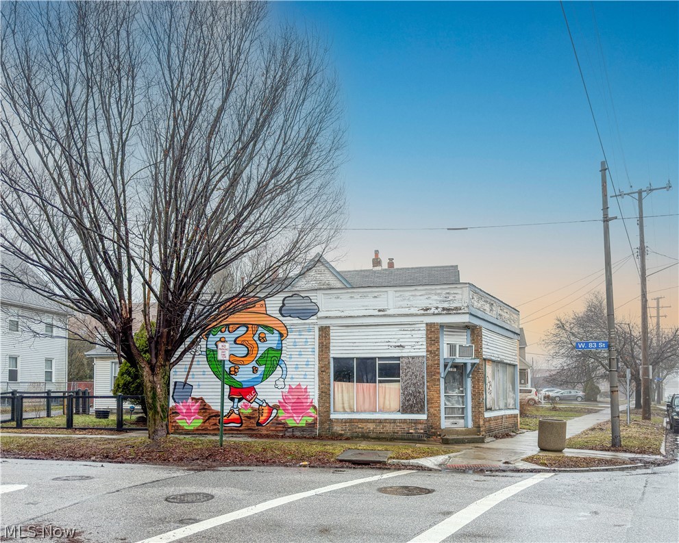 8301 Lake Avenue Cleveland OH 44102