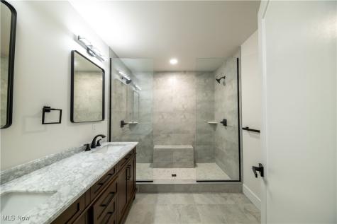 635 W Lakeside Avenue Cleveland OH 44113