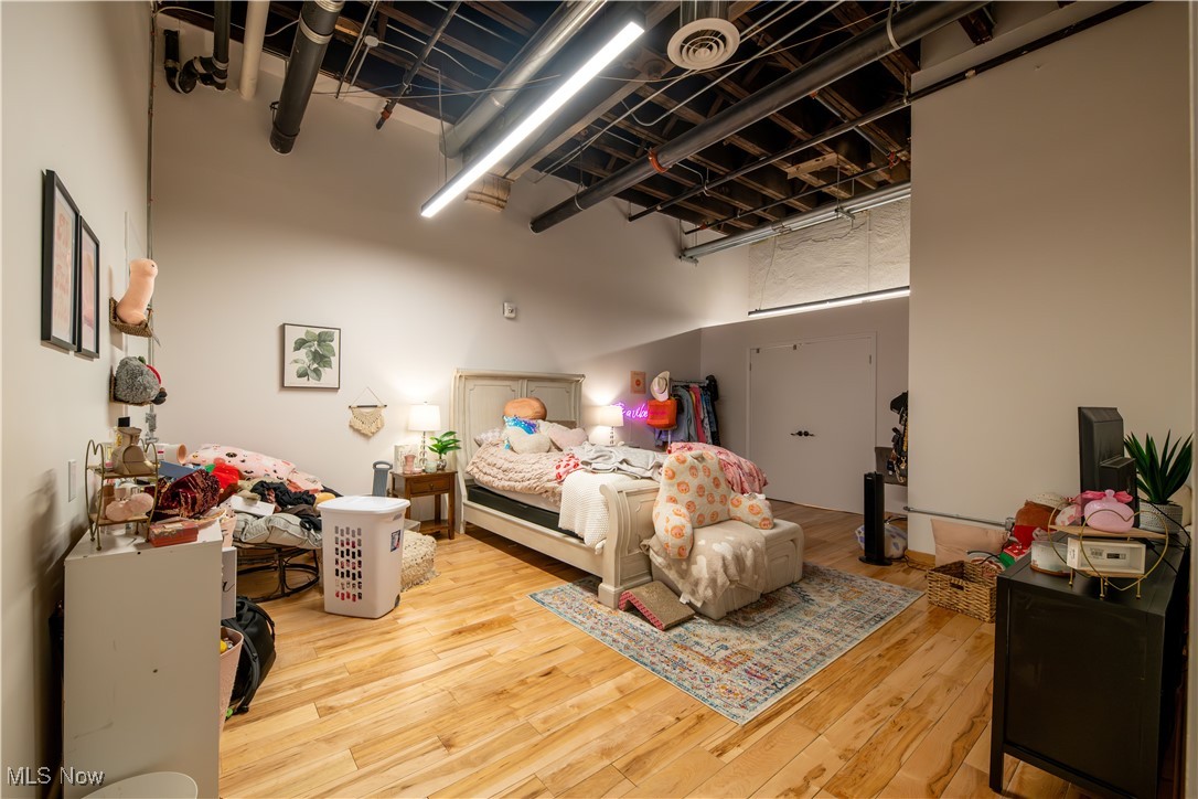 635 W Lakeside Avenue Cleveland OH 44113