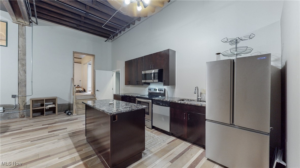 635 W Lakeside Avenue Cleveland OH 44113