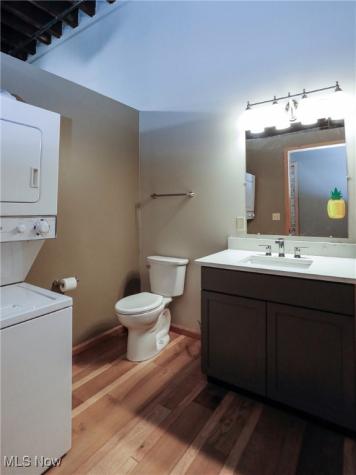 635 W Lakeside Avenue Cleveland OH 44113