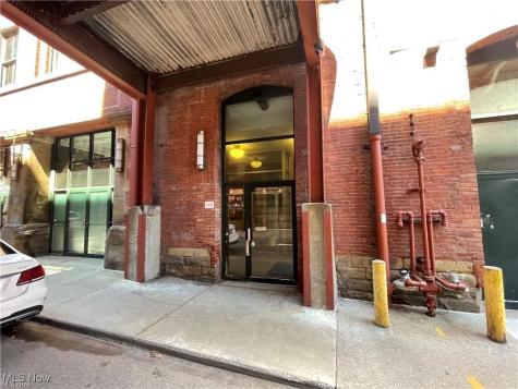 635 W Lakeside Avenue Cleveland OH 44113