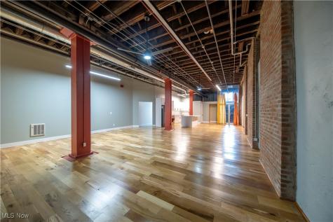 635 W Lakeside Avenue Cleveland OH 44113