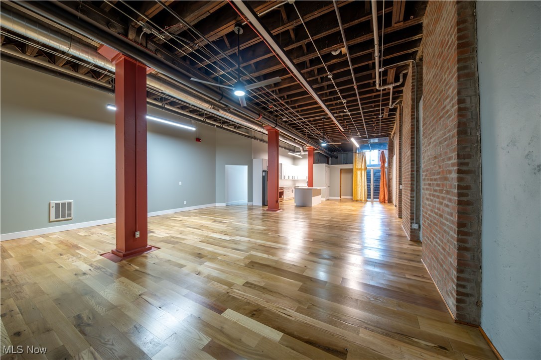 635 W Lakeside Avenue Cleveland OH 44113