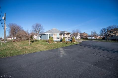 411 W Canal Street Malvern OH 44644