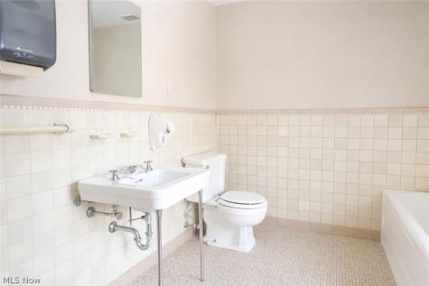 11861 Garfield Road Hiram OH 44234