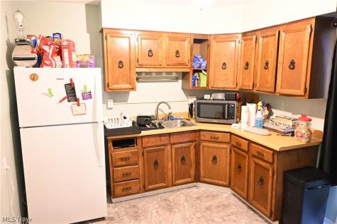 937 Wooster Road W Barberton OH 44203