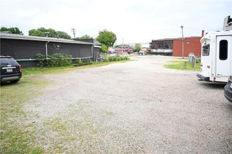 937 Wooster Road W Barberton OH 44203