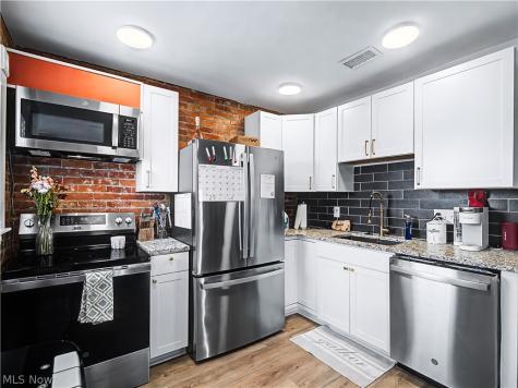 37931 Vine Street Willoughby OH 44094