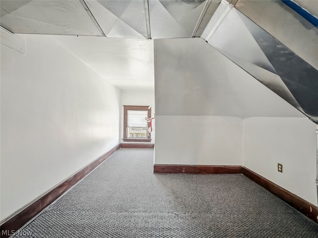1214 E Market Street Warren OH 44483
