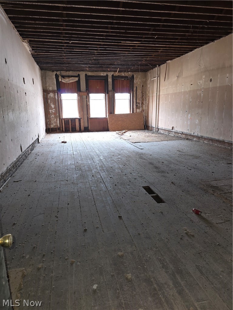 17 West Street Geneva OH 44041