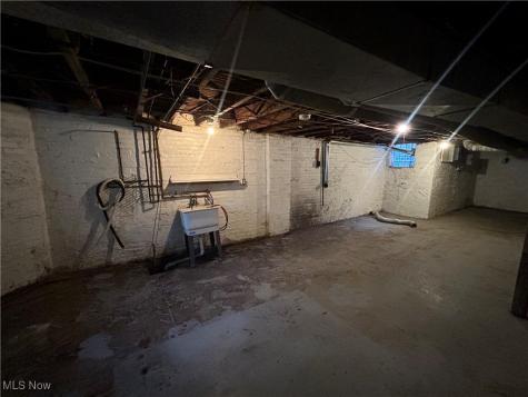 4309 Clinton Avenue Cleveland OH 44113