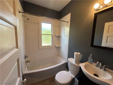 4309 Clinton Avenue Cleveland OH 44113