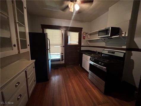 4309 Clinton Avenue Cleveland OH 44113