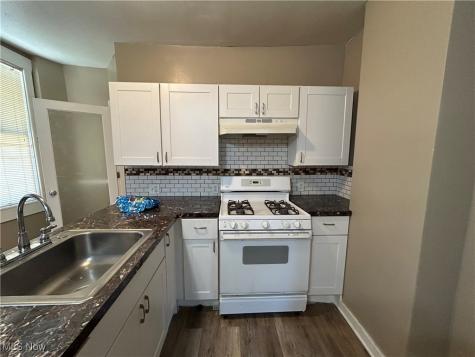 4407 Clinton Avenue Cleveland OH 44113