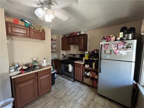 4407 Clinton Avenue Cleveland OH 44113