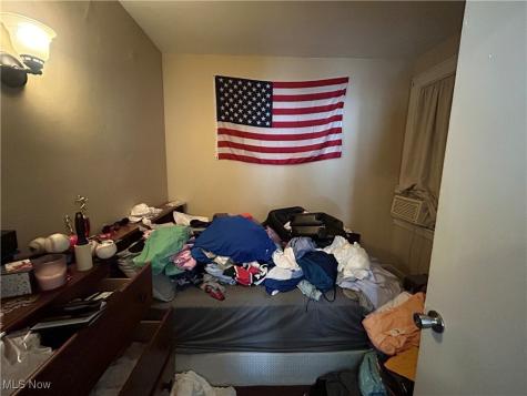 4407 Clinton Avenue Cleveland OH 44113