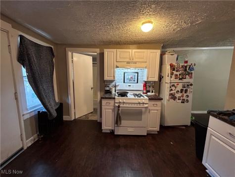 4407 Clinton Avenue Cleveland OH 44113