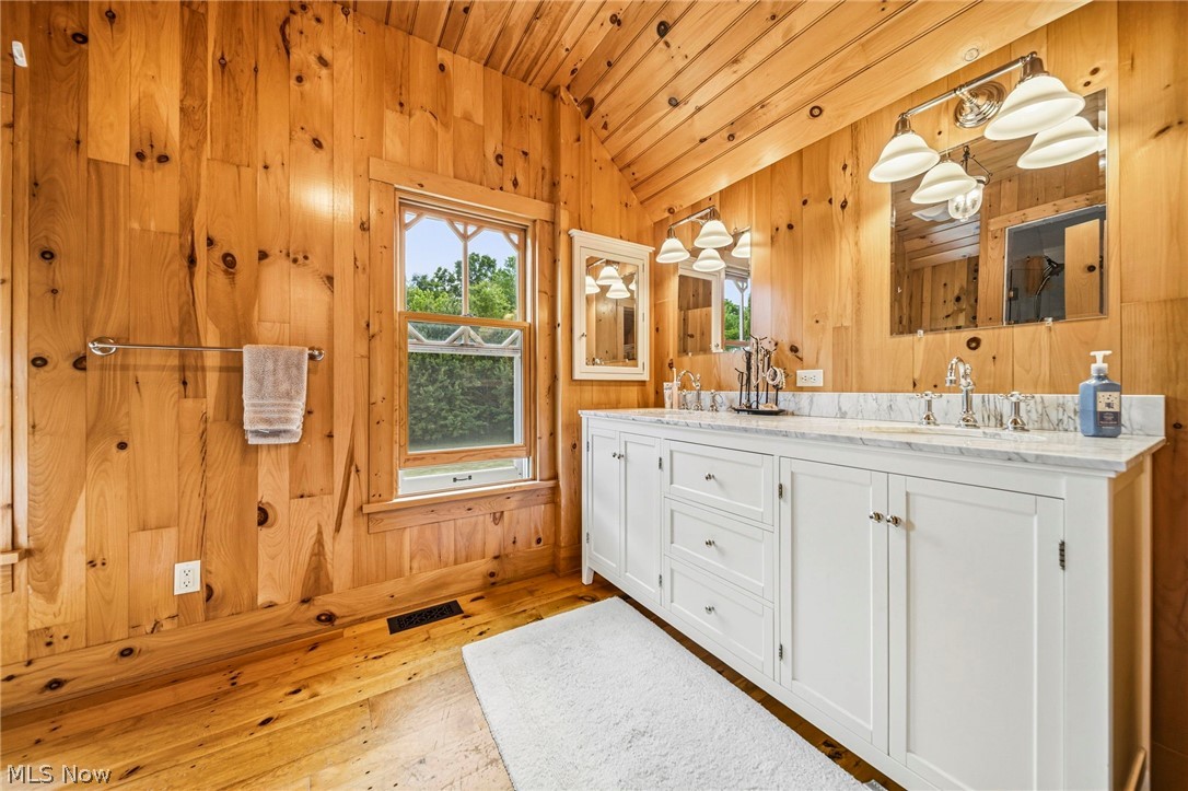 3126 Mennonite Road Mantua OH 44255