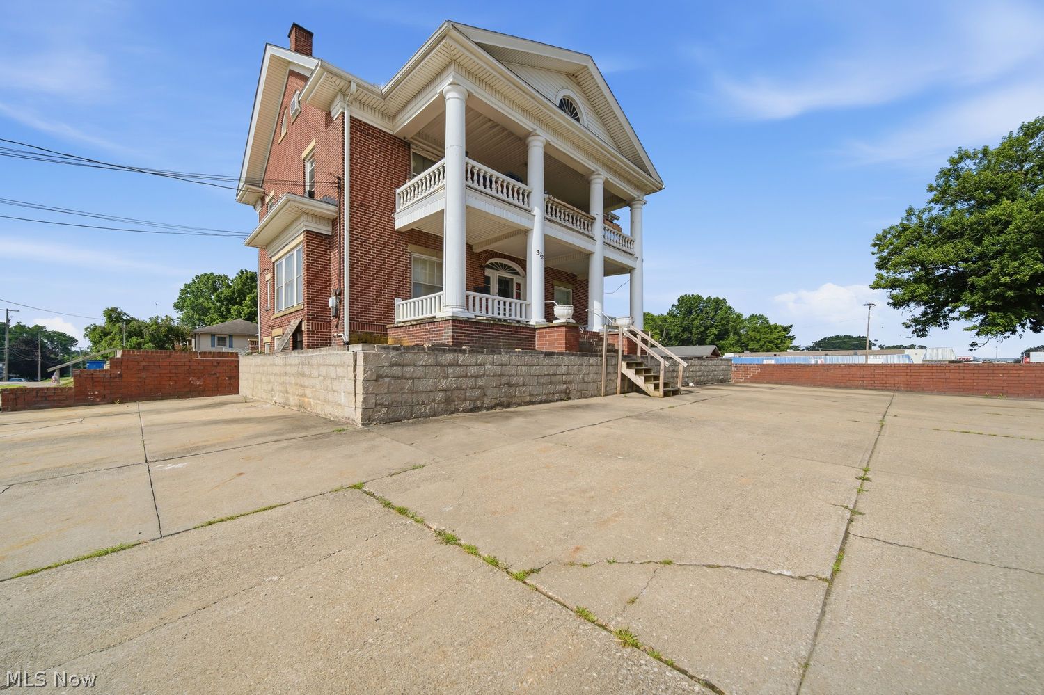 3727 Lincoln Way E Massillon OH 44646