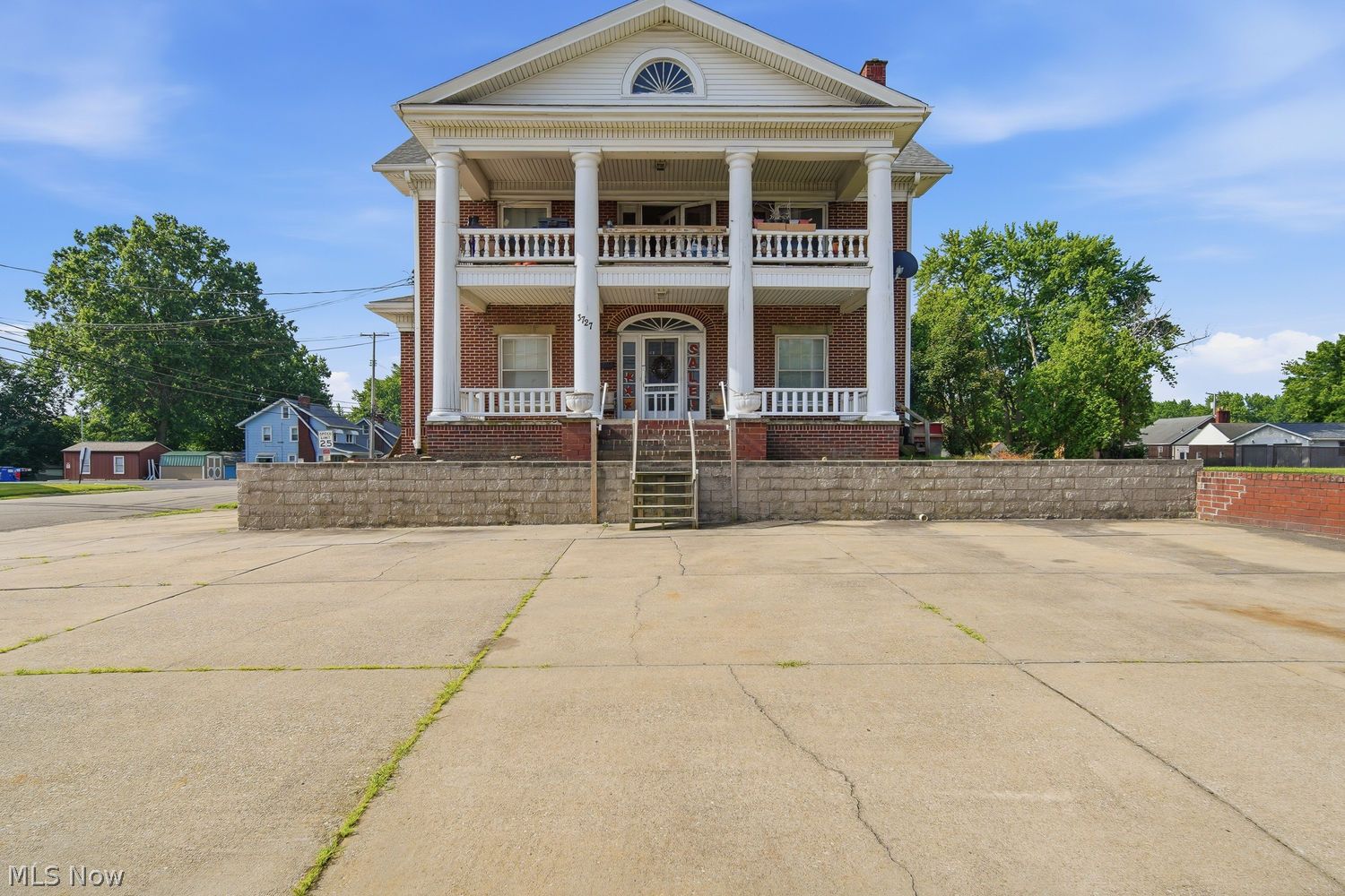 3727 Lincoln Way E Massillon OH 44646