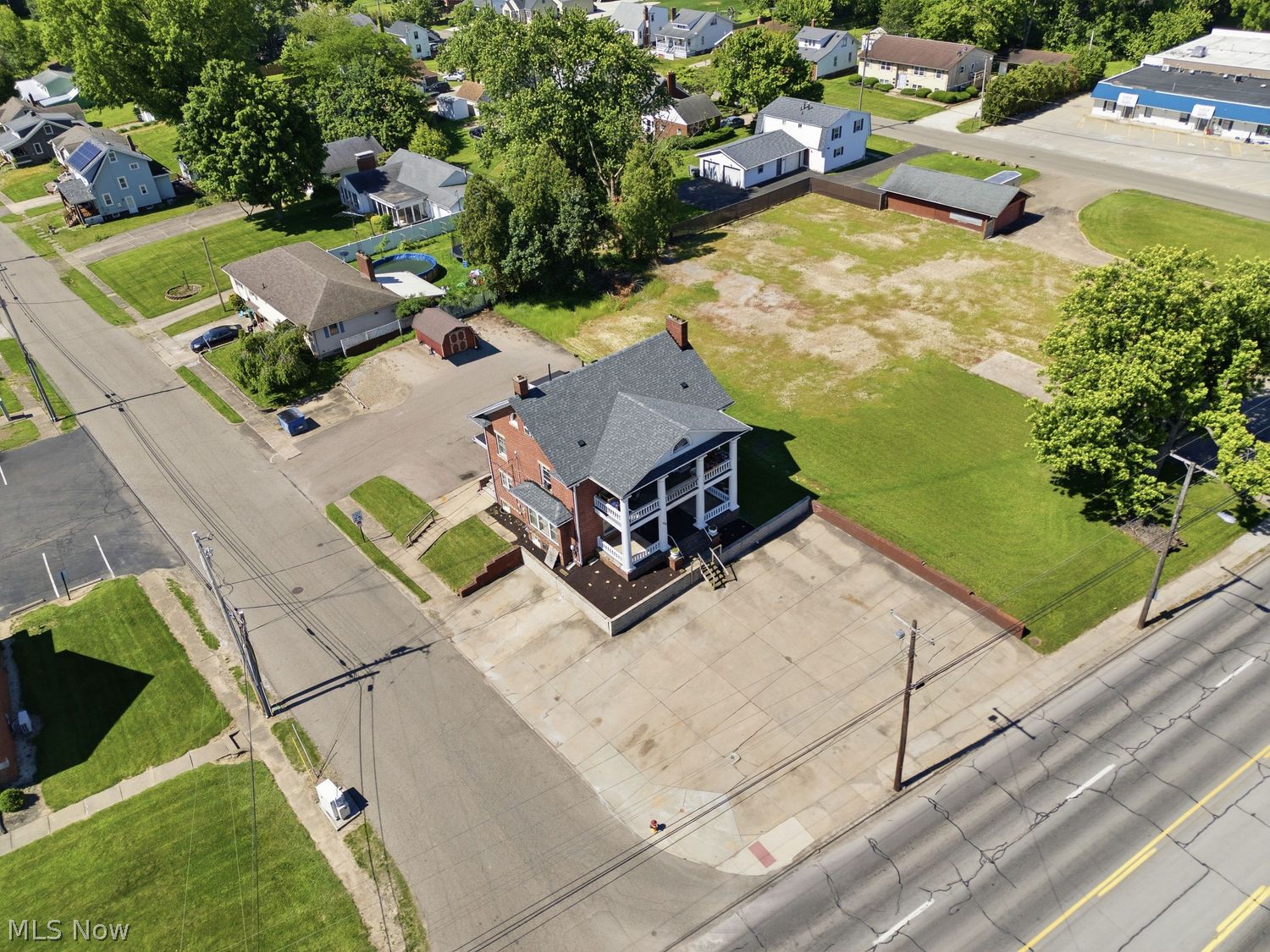 3727 Lincoln Way E Massillon OH 44646