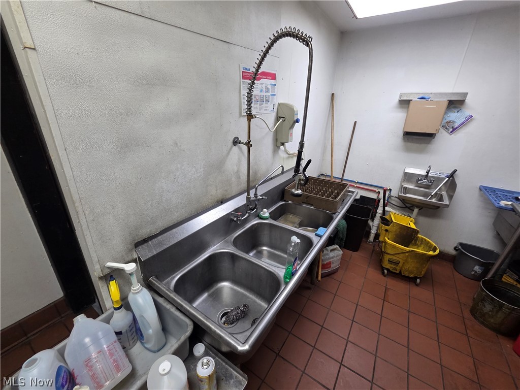 1080 E 260th Street Euclid OH 44132