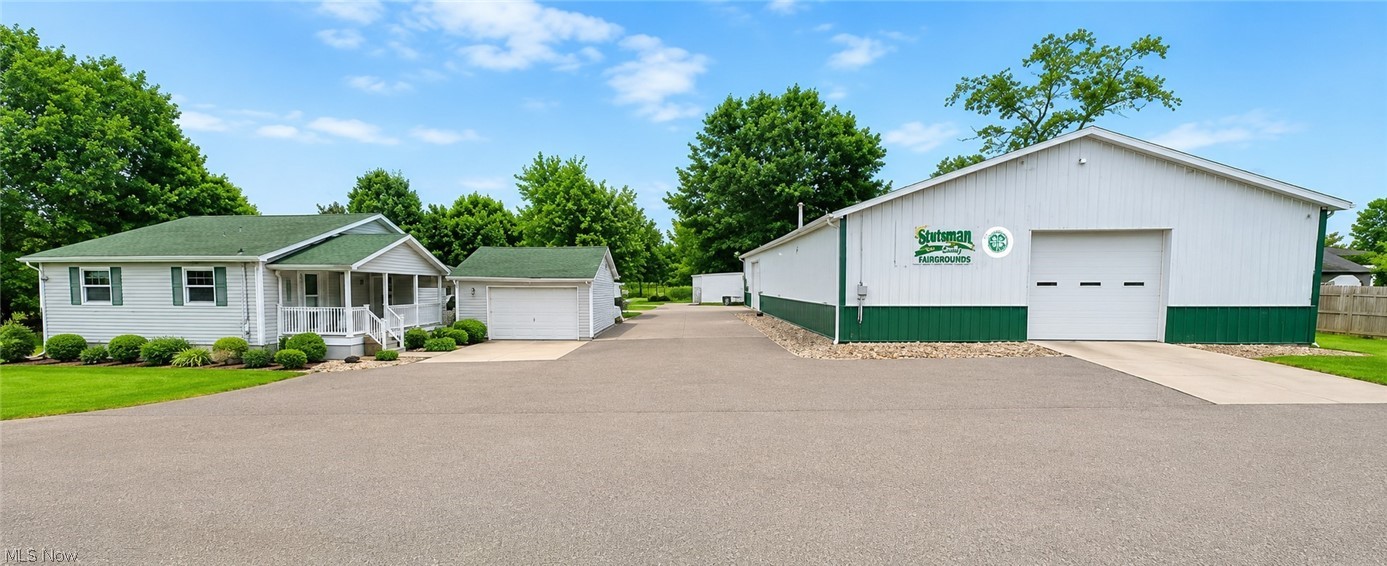 13390 Ravenna Avenue NE Hartville OH 44632