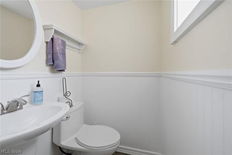 1415 Blossom Park Avenue Lakewood OH 44107