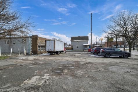 7809 Wade Park Avenue Cleveland OH 44103
