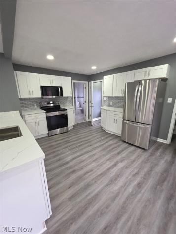 3038 Scranton Road Cleveland OH 44113