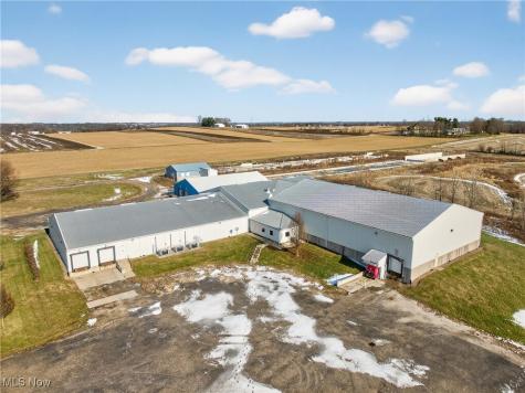 2280 Deerfield Avenue NW Dalton OH 44618