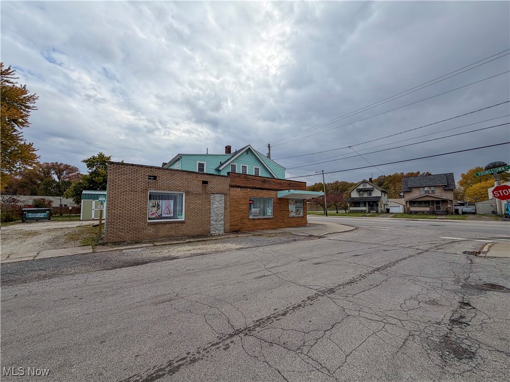 2405 Youngstown Road SE Warren OH 44484