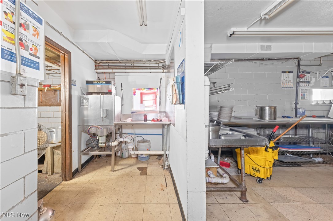 1494 Waterloo Road Barberton OH 44203