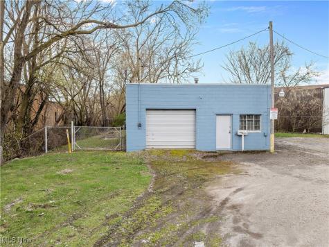 1494 Waterloo Road Barberton OH 44203