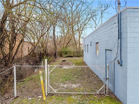 1494 Waterloo Road Barberton OH 44203