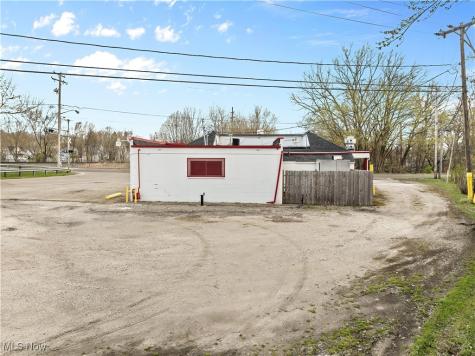 1494 Waterloo Road Barberton OH 44203