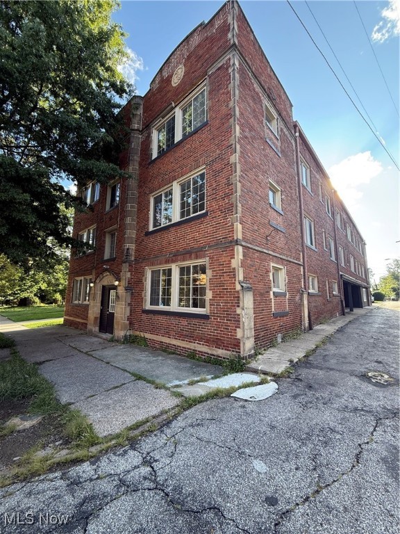 1369 W 112th Street Cleveland OH 44102