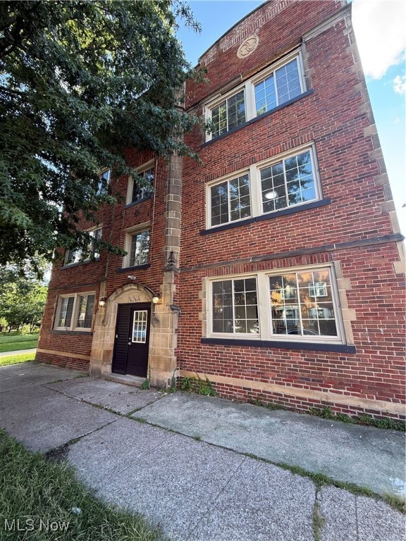 1369 W 112th Street Cleveland OH 44102