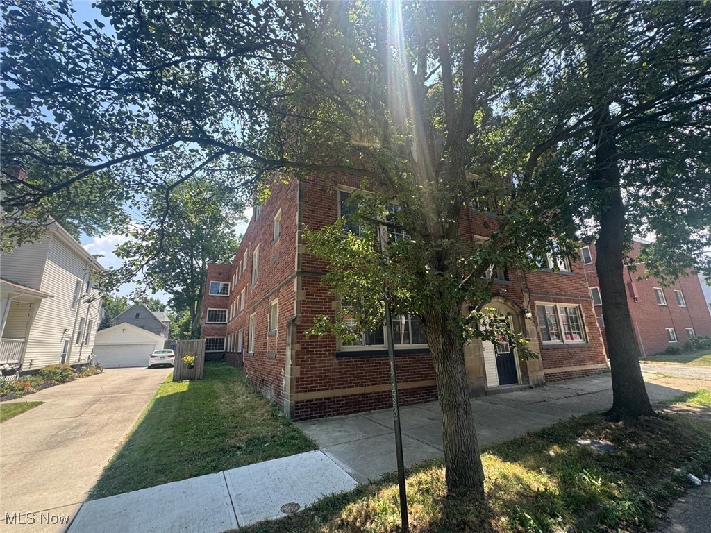 1369 W 112th Street Cleveland OH 44102
