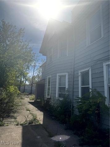 3799 E 54th Street Cleveland OH 44105