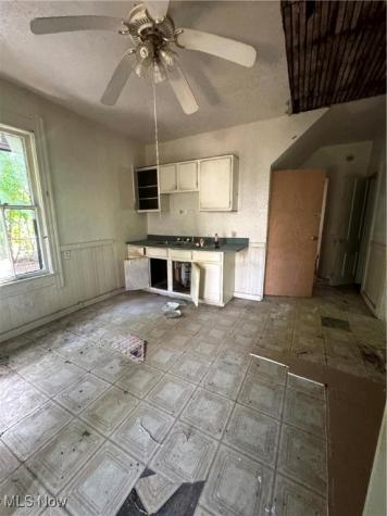 3799 E 54th Street Cleveland OH 44105