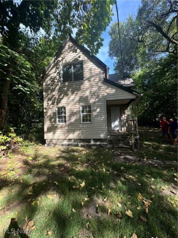 3799 E 54th Street Cleveland OH 44105