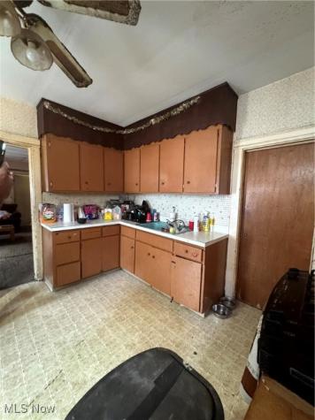 3799 E 54th Street Cleveland OH 44105