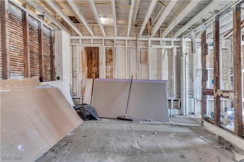 6113 Saint Clair Avenue Cleveland OH 44103