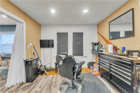 6113 Saint Clair Avenue Cleveland OH 44103